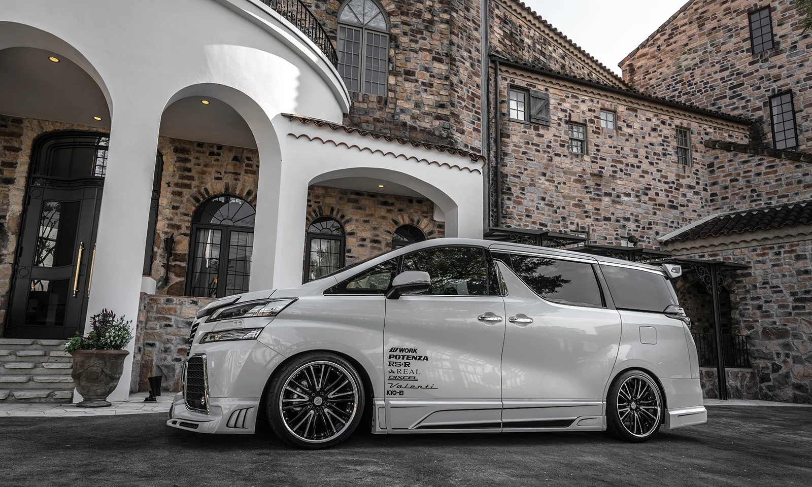 ชุดแต่ง TOYOTA 30 VELLFIRE Z-grade MODEL AGH3#W/GGH3#W/AYH30W 2015.1~2017.12 Rowen Japan ภาพ 6