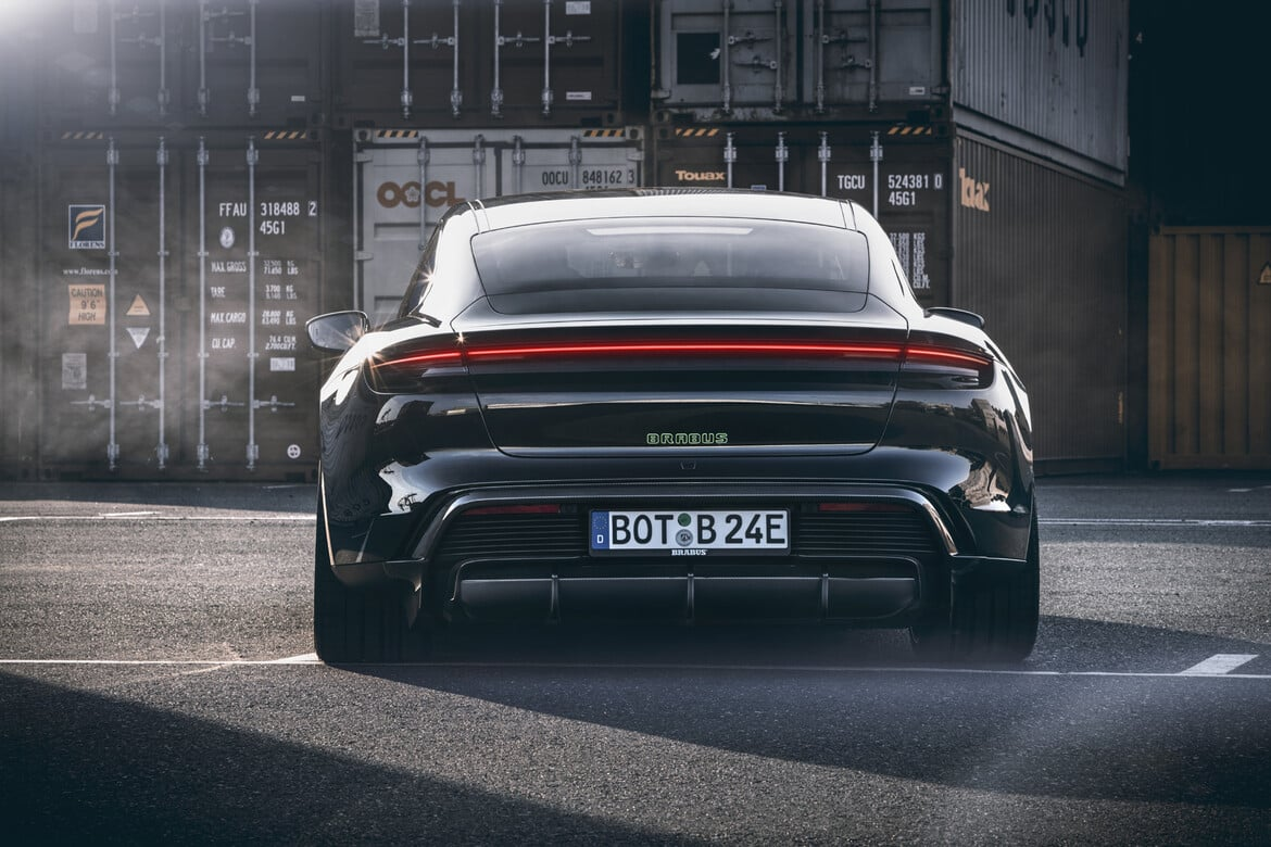 ชุดตกแต่งกันชนหลัง BRABUS PORSCHE TAYCAN ภาพสินค้าที่เลือก