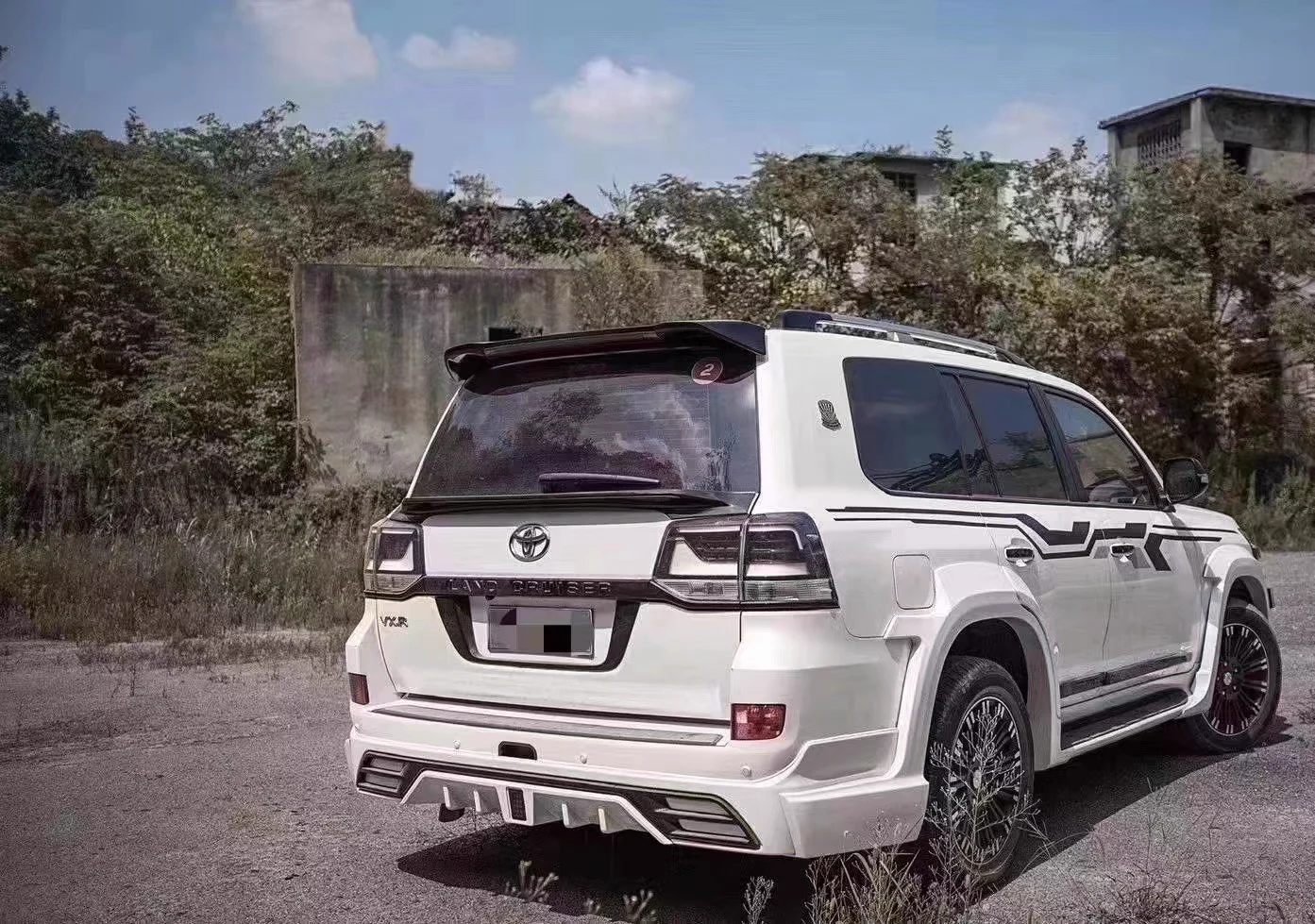 รูปชุดแต่ง ชุดแต่ง TOYOTA Land Cruiser 2016 2020 WALD 200 ภาพที่ 4