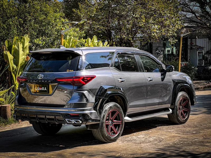 ชุดแต่งสเกิร์ตรอบคัน Toyota Fortuner 2015 - รุ่นปี ปัจจุบัน โดย Lumga (ลัมกา) bodykits - TOYOTA fortuner 2016 ชุดแต่งรถ ภาพ 5
