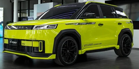 ชุดแต่ง J5 2026 – J FIVE S-ONE ภาพรถเต็มคันมุมหน้าจากต้นทาง S-Sporty