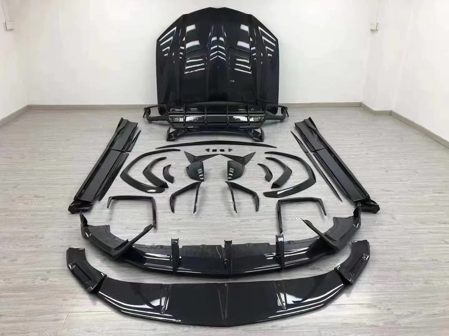 รูปชุดแต่ง ชุดแต่ง Lamborghini Urus ภาพที่ 1