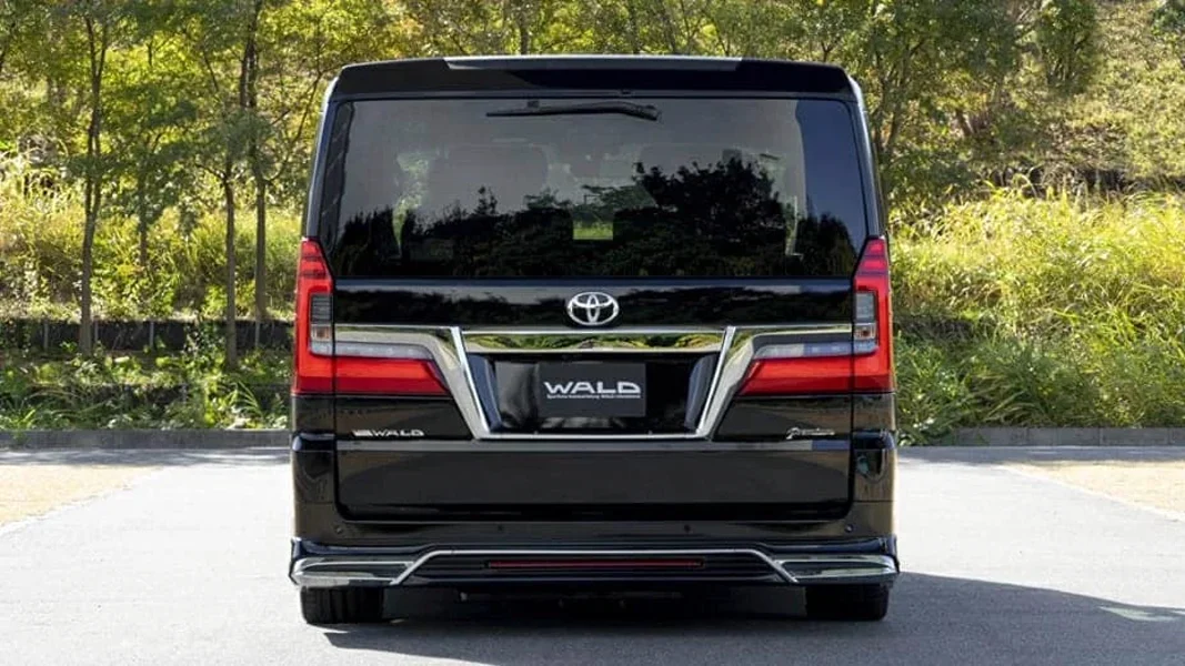 รูปชุดแต่ง ชุดแต่ง TOYOTA Commuter รถตู้ 2019 2025 WALD ภาพที่ 11