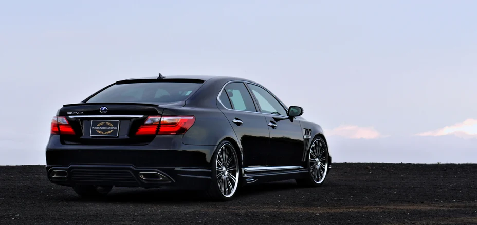 ชุดแต่ง LEXUS LS600h/hL WALD Japan เอ็กเซ็กคิวทีฟไลน์ ภาพ 19