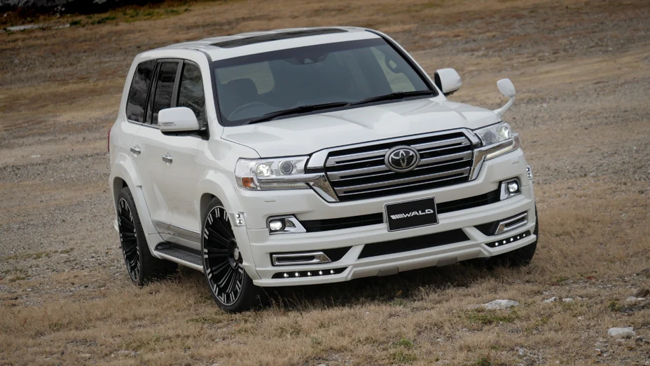 ชุดแต่ง TOYOTA LAND CRUISER 200 WALD Japan สปอร์ตไลน์ ภาพ 14