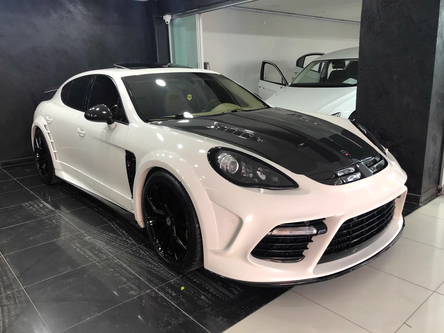 รูปชุดแต่ง ชุดแต่ง Porsche Panamera 970 ปี 09 16 Mansory ภาพที่ 1