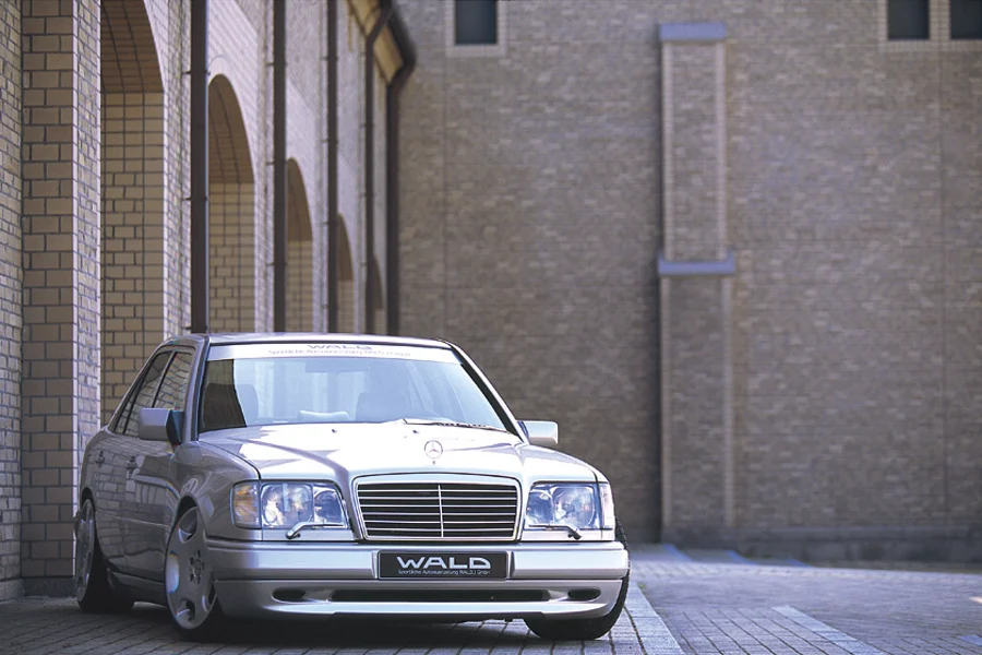 รูปชุดแต่ง ชุดแต่ง Mercedes-Benz E Class W124 WALD 4Door ภาพที่ 4