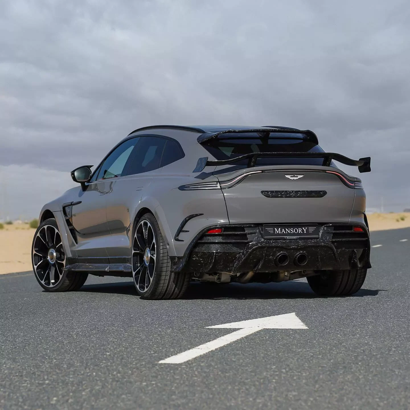 รูปชุดแต่ง ชุดแต่ง Aston Martin DBX Mansory ภาพที่ 1