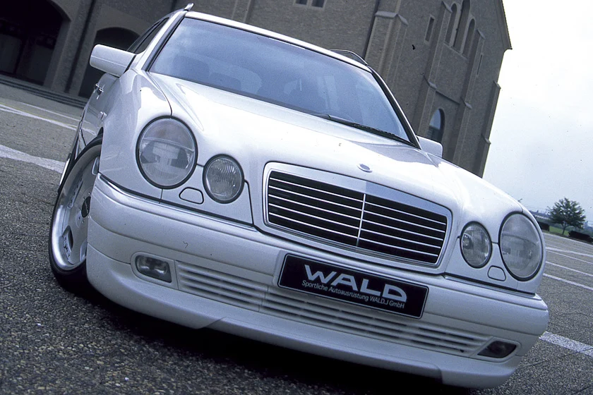 ชุดแต่ง MERCEDES-BENZ E-CLASS WAGON WALD Japan เอ็กเซ็กคิวทีฟไลน์ ภาพ 3