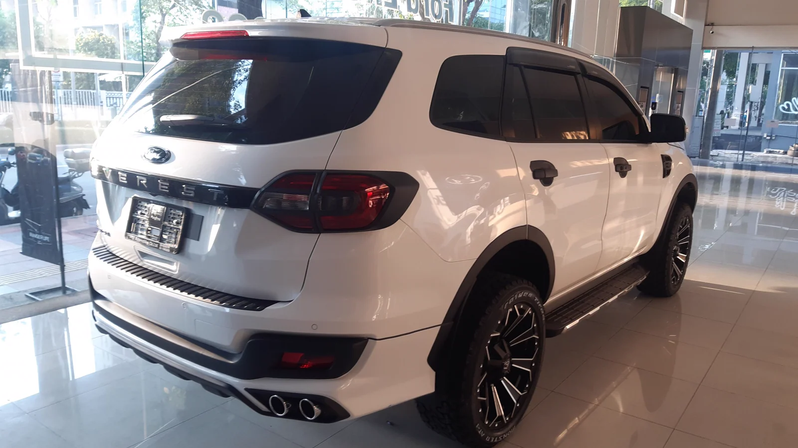 รูปชุดแต่ง ชุดแต่ง Ford Everest 2018 2021 VD F1 ภาพที่ 2