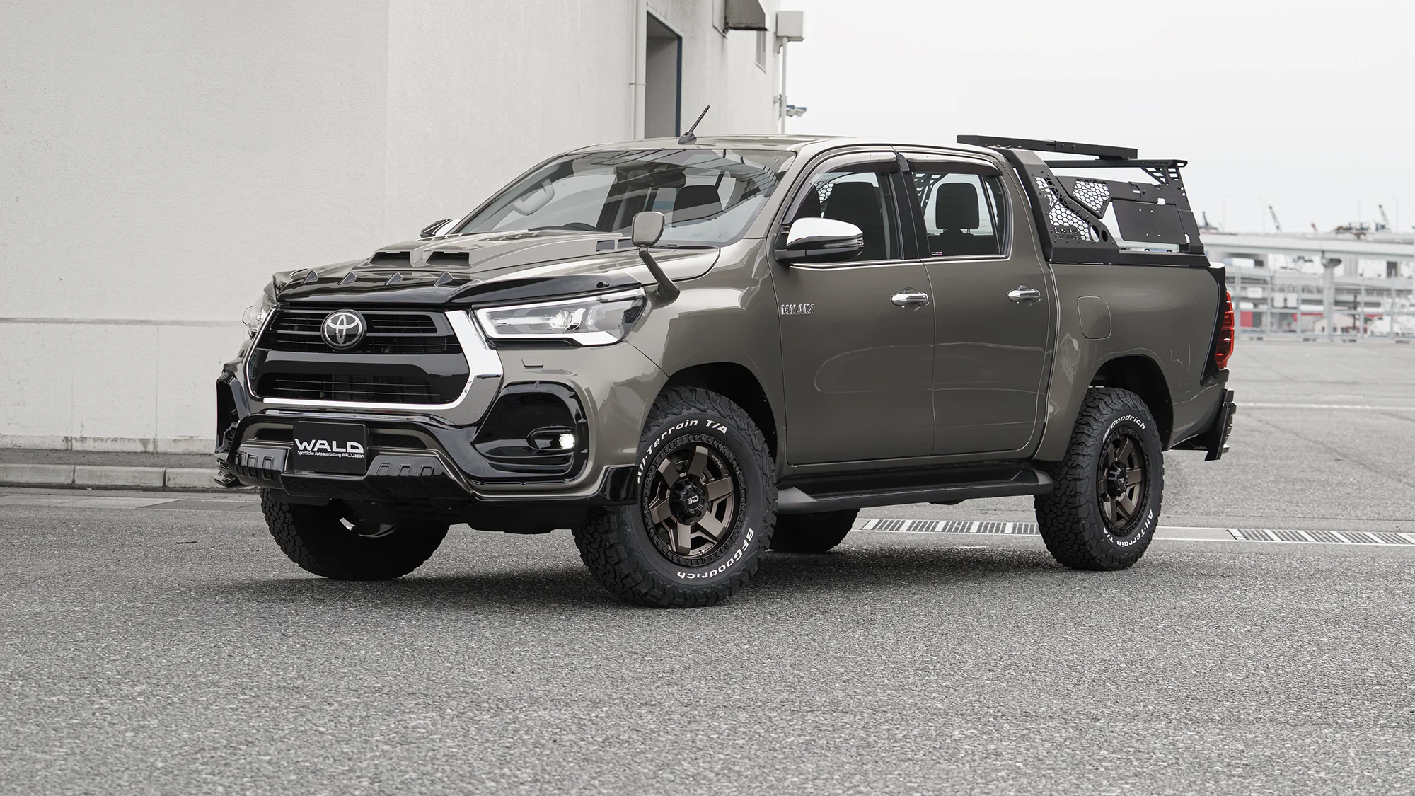 ชุดแต่ง TOYOTA HILUX WALD Japan สปอร์ตไลน์ แบล็กไบซัน เอดิชัน BUMPER TYPE ภาพ 9