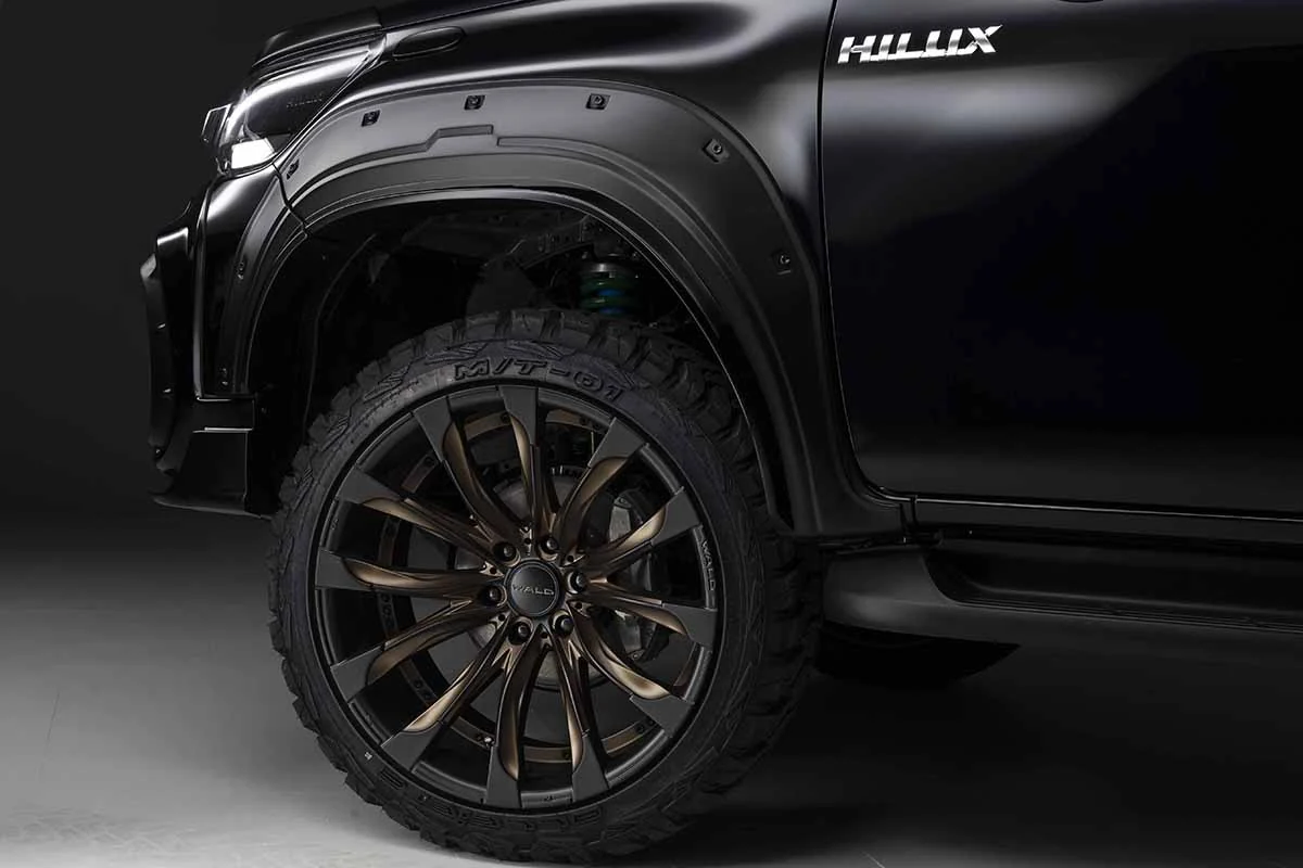 ชุดแต่ง TOYOTA HILUX WALD Japan สปอร์ตไลน์ แบล็กไบซัน เอดิชัน HALF TYPE ภาพ 2