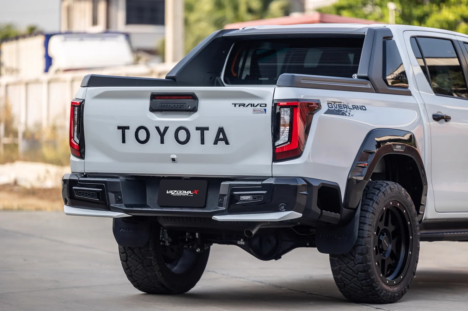 รูปชุดแต่ง ชุดแต่ง TOYOTA Hilux TRAVO 2025 2028 VazoomaX ภาพที่ 1