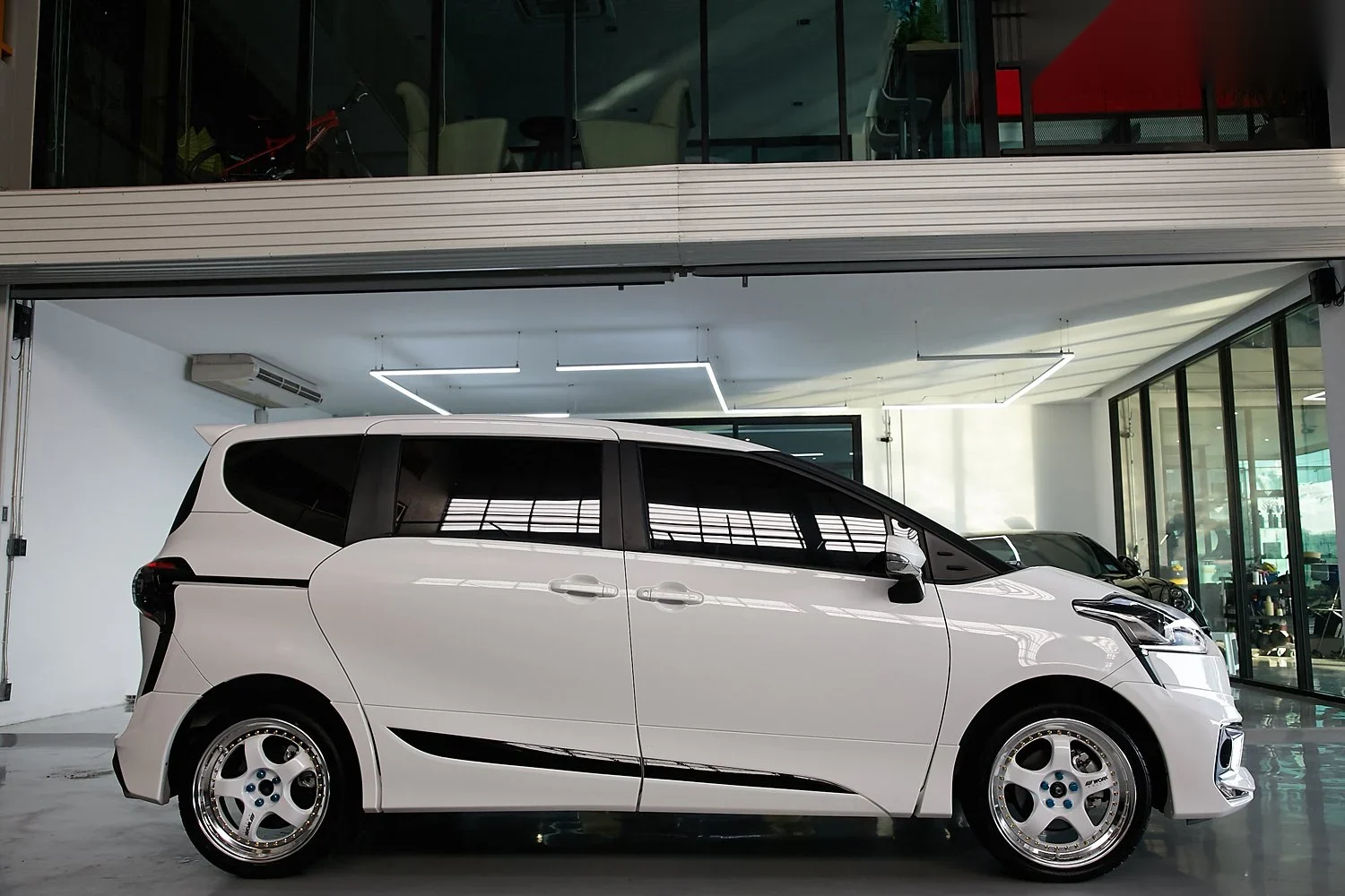 ชุดแต่ง TOYOTA SIENTA Toyota Sienta x Modellista x WORK Prodrive Shop ภาพ 5