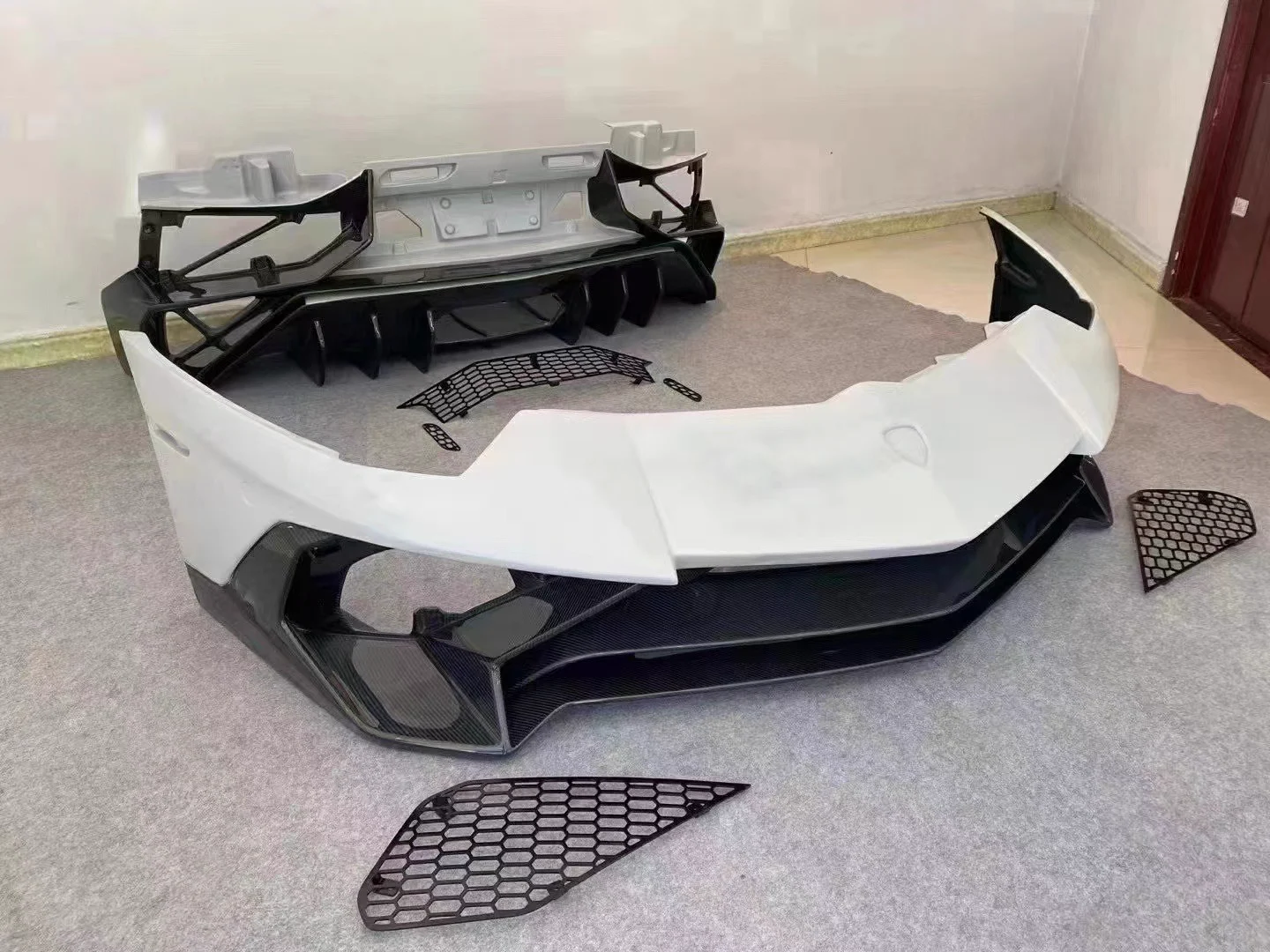 รูปชุดแต่ง ชุดแต่ง Lamborghini Aventador LP700 LP750 700เป็น750 ภาพที่ 1