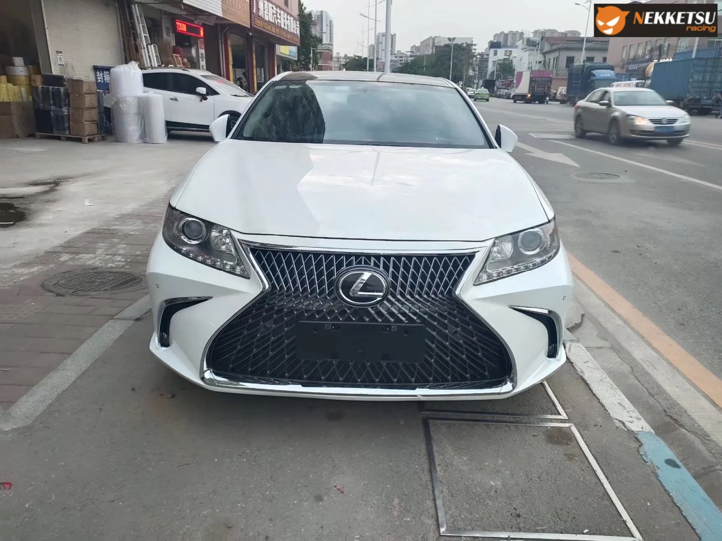 รูปชุดแต่ง ชุดแต่ง Lexus ES 06 14 เป็น 2018 ภาพที่ 1