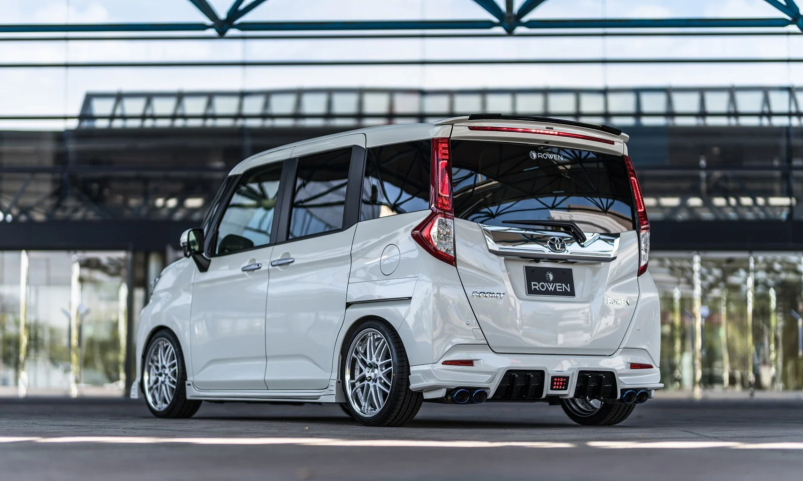 ชุดแต่ง TOYOTA ROOMY CUSTOM M900A/M910A 2016.11~2020.8 Rowen Japan ภาพ 4