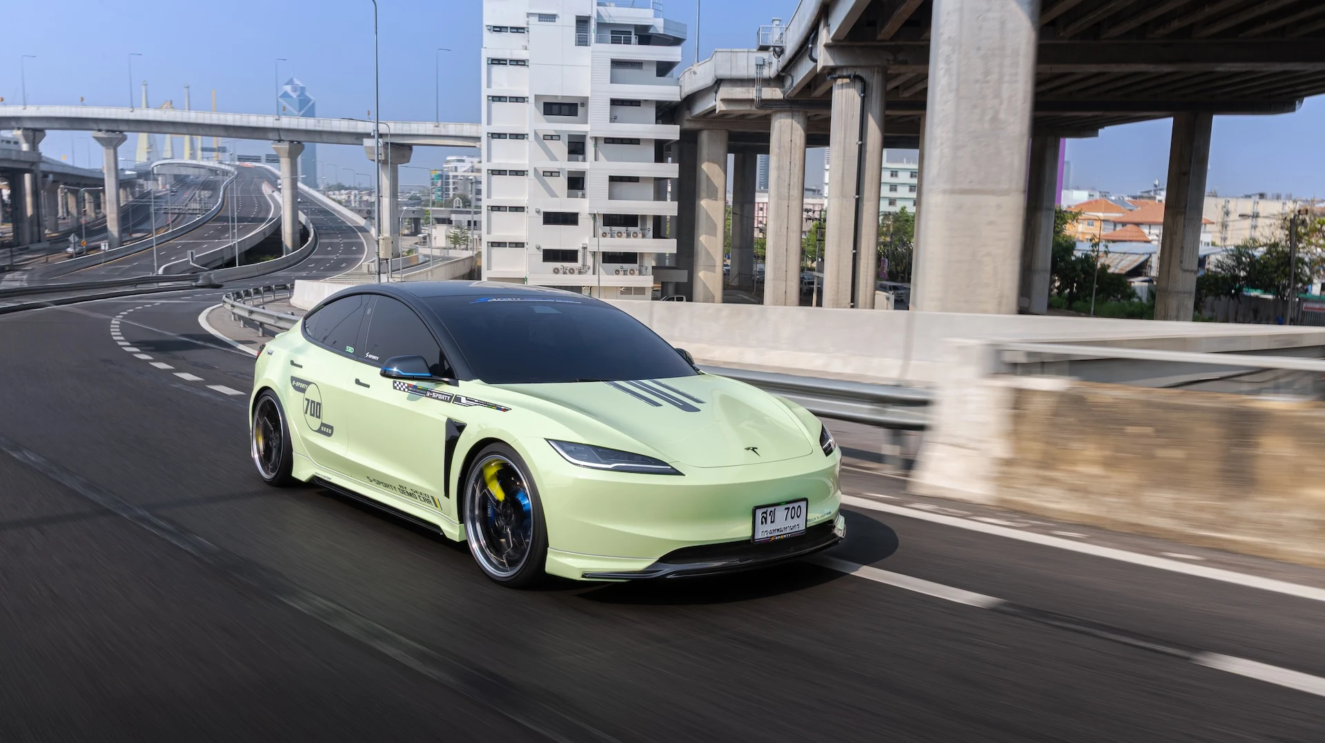 ชุดแต่ง Tesla Model 3 Performance S-LIGHTNING — ภาพสินค้าจากผู้ผลิต
