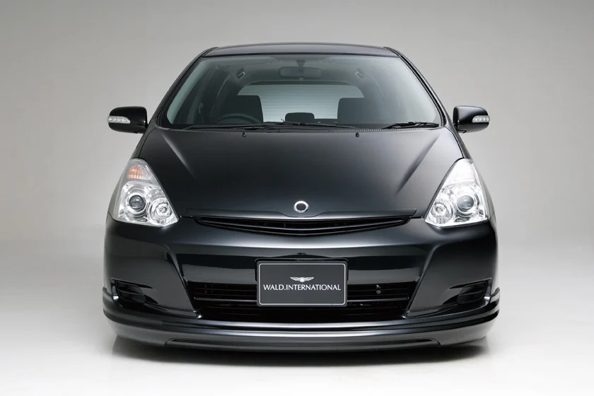 ชุดแต่ง TOYOTA WISH WALD Japan เอ็กเซ็กคิวทีฟไลน์ ภาพ 1