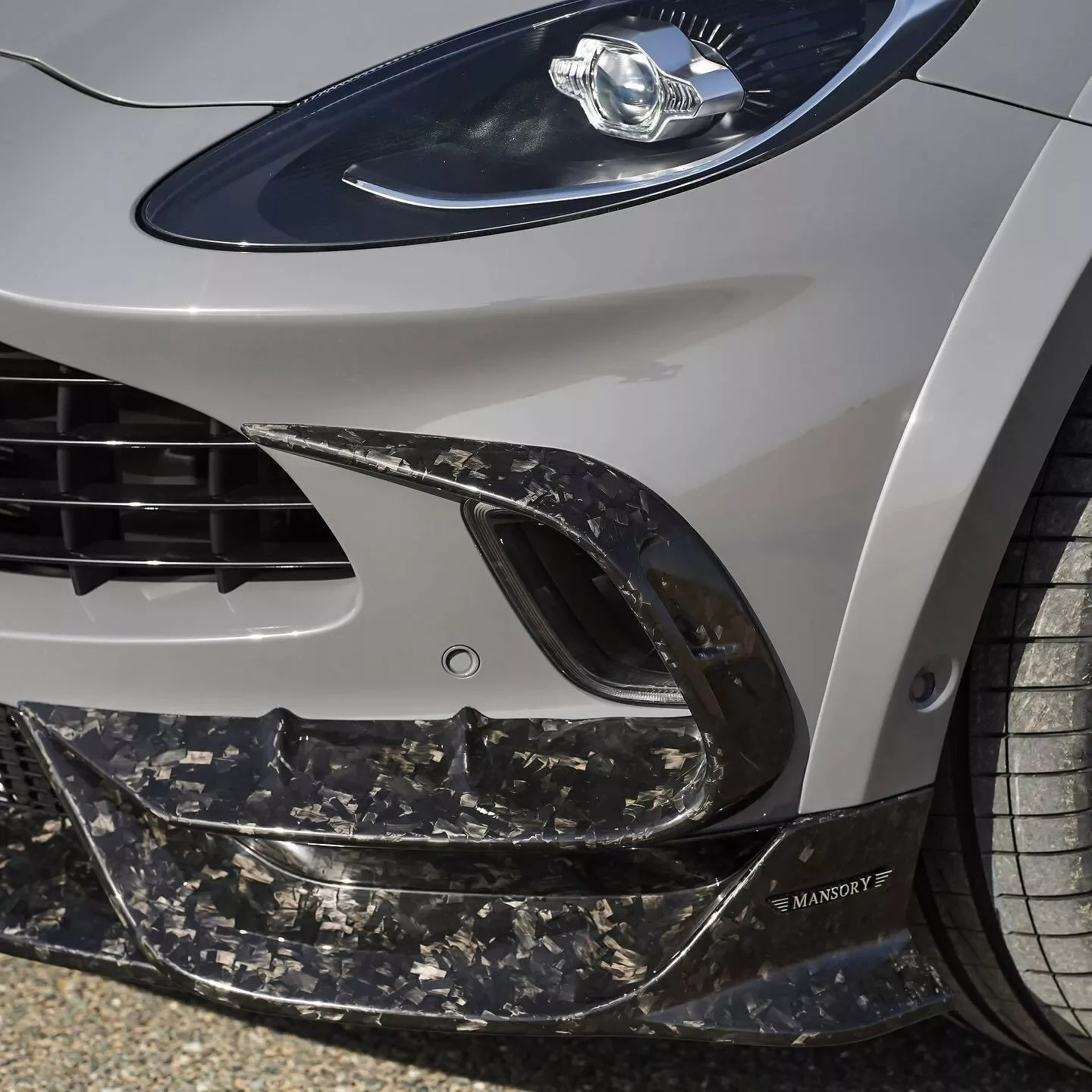 รูปชุดแต่ง ชุดแต่ง Aston Martin DBX Mansory ภาพที่ 3
