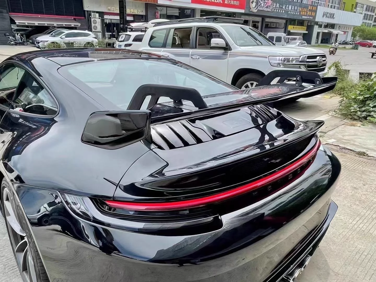 รูปชุดแต่ง ชุดแต่ง Porsche 992 GT3 ภาพที่ 2