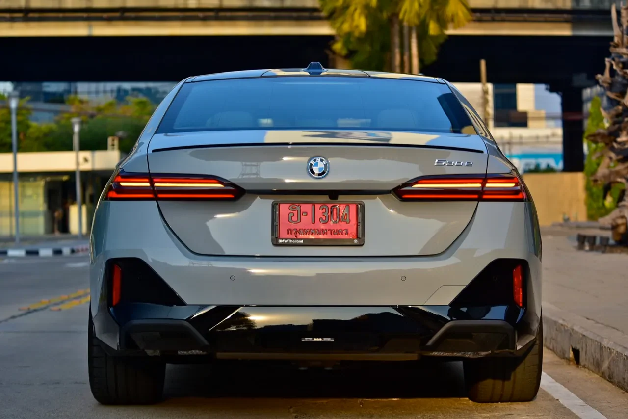 รูปชุดแต่ง ชุดแต่ง BMW Series5 G60 2024 2026 M Sport ภาพที่ 11