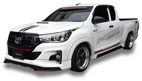 ชุดแต่ง REVO 2019 SPORT มีโป่ง ภาพรถเต็มคันมุมหน้าจากต้นทาง S-Sporty