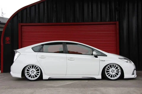 สเกิร์ตข้าง JOB DESIGN PHANTOM NEO สำหรับ TOYOTA PRIUS 30 ภาพสินค้าที่เลือก