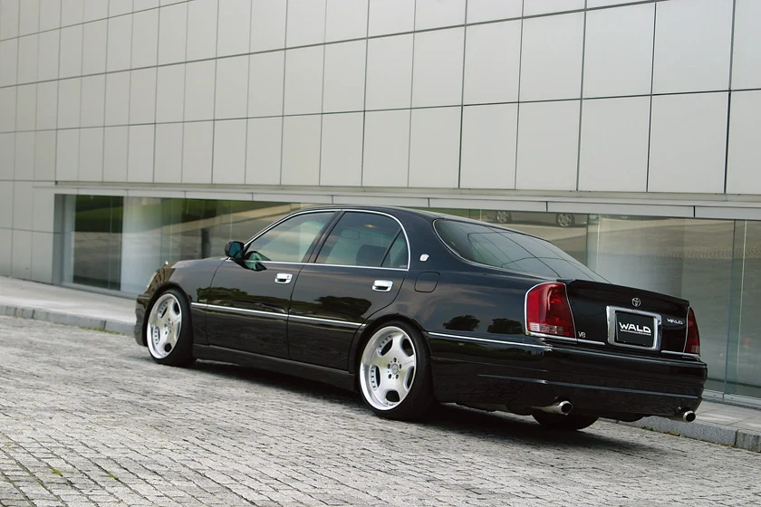 ชุดแต่ง TOYOTA CROWN MAJESTA WALD Japan เอ็กเซ็กคิวทีฟไลน์ ภาพ 9