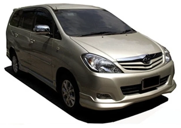 ชุดแต่ง INNOVA 2009 ภาพรถเต็มคันมุมหน้าจากต้นทาง S-Sporty