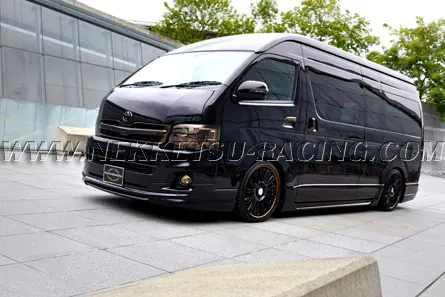 ชุดแต่ง TOYOTA HIACE WIDE SUPER LONG WALD ทรง EXECUTIVE LINE – ภาพที่ 3