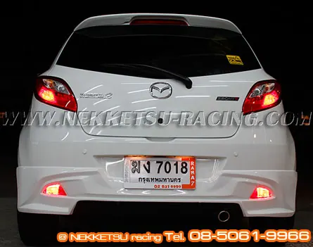 ชุดแต่งรอบคัน Mazda2 ร่น 5 ประตู ทรง Firewall ABS – ภาพที่ 13
