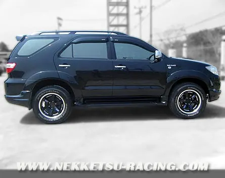 ชุดแต่งรอบคัน Fortuner ทรง Smart (Fiber) – ภาพที่ 2