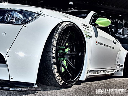 ชุดแต่งรอบคัน BMW E92 M3 ทรง LB☆WORKS – ภาพที่ 7