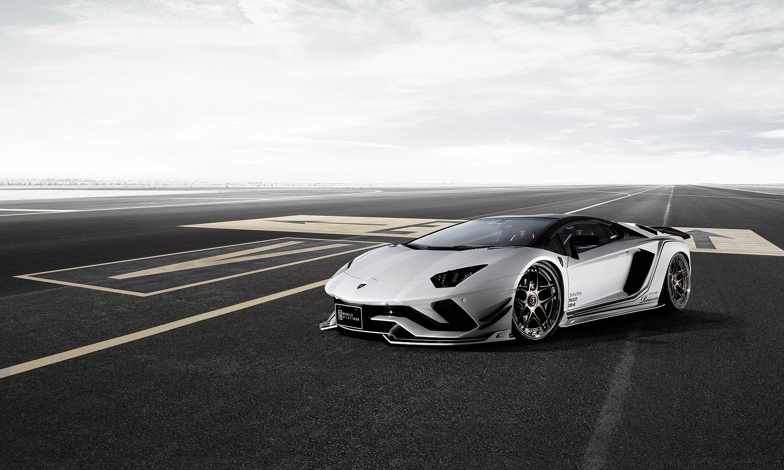 ชุดแต่ง LAMBORGHINI Aventador S LP740-4 2017.1~Rowen Japan