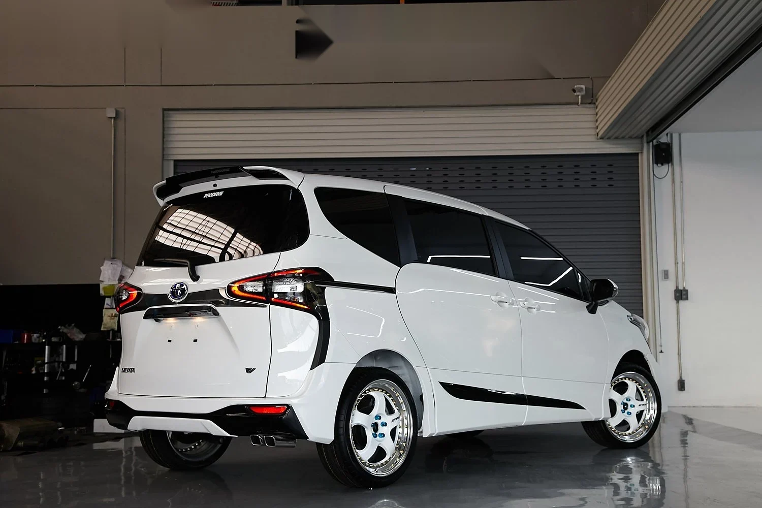 ชุดแต่ง TOYOTA SIENTA Toyota Sienta x Modellista x WORK Prodrive Shop