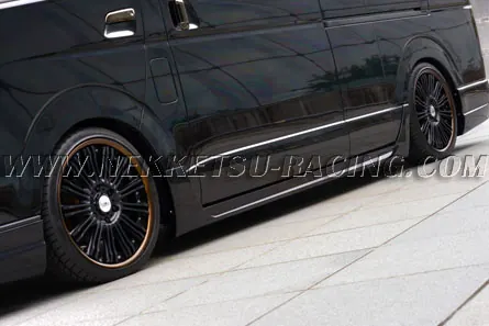 ชุดแต่ง TOYOTA HIACE WIDE SUPER LONG WALD ทรง EXECUTIVE LINE – ภาพที่ 6