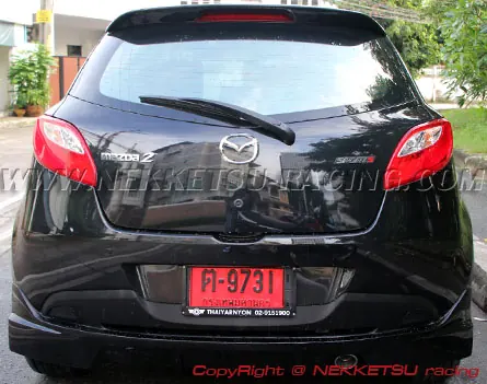 ชุดแต่งรอบคัน Mazda2 รุ่น 5 ประตู ทรง Shark Speed – ภาพที่ 16