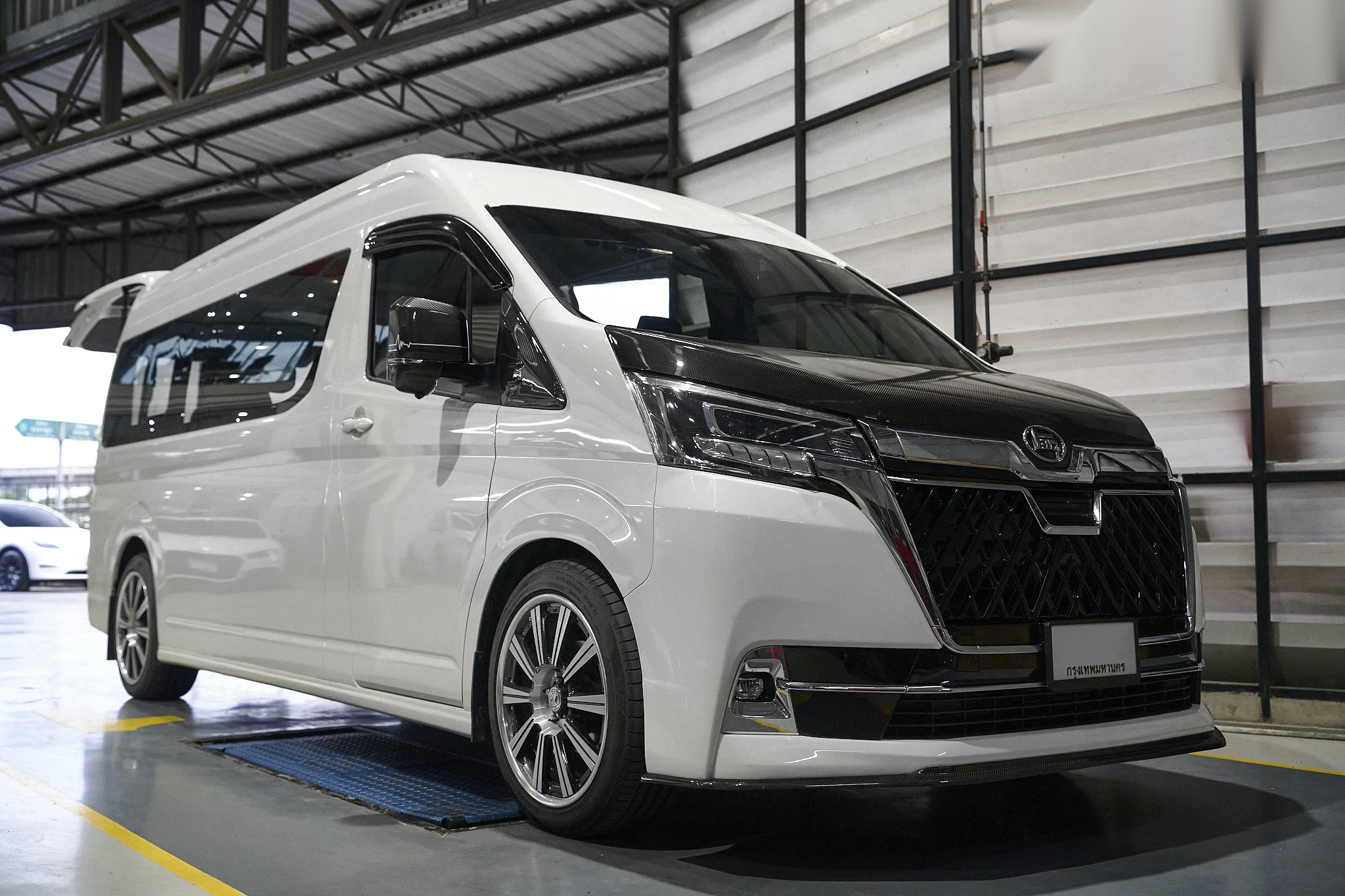 ชุดแต่ง TOYOTA COMMUTER Toyota Commuter x WALD Prodrive Shop