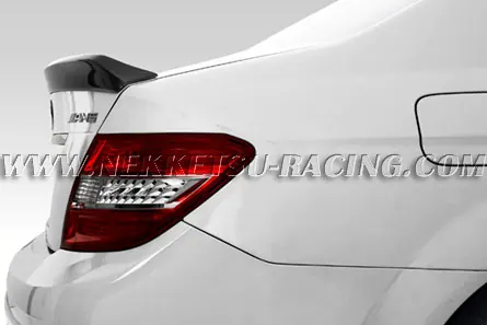 ชุดแต่ง Benz C-Class C-63 AMG ทรง Vorsteiner – ภาพที่ 6