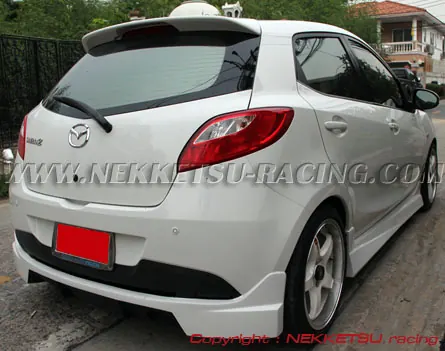 ชุดแต่งรอบคัน Mazda2 รุ่น 5 ประตู ทรง Shark Speed – ภาพที่ 12