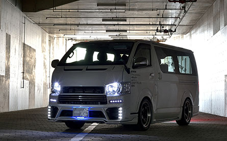 ชุดแต่งรอบคัน Hiace 2013 ROWEN (JAPAN) กันชนเต็ม – ภาพที่ 8