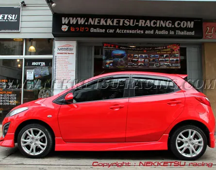 ชุดแต่งรอบคัน Mazda2 รุ่น 5 ประตู ทรง Shark Speed – ภาพที่ 5