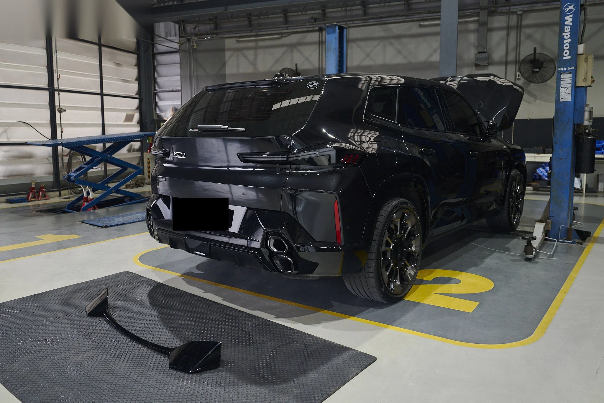 ชุดแต่ง BMW XM BMW XM x Renegade สปอยเลอร์หลังคา Prodrive Shop